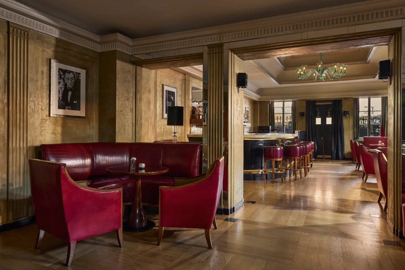 Claridge's, at the table