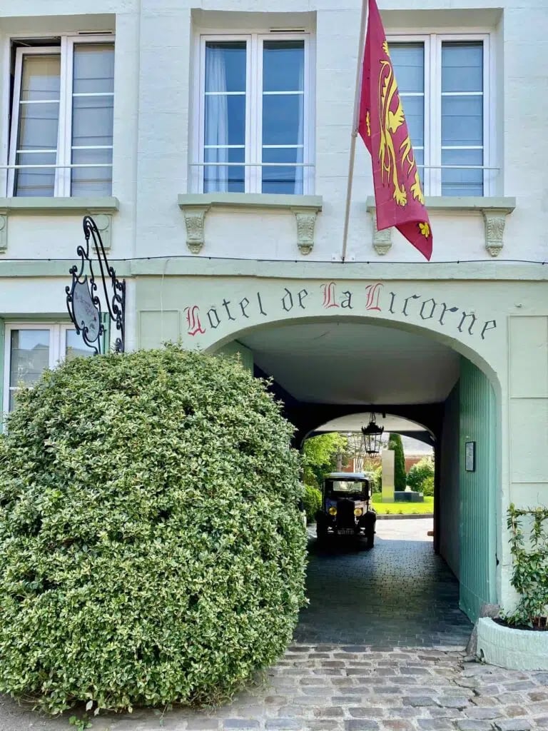 La Licorne, how it began