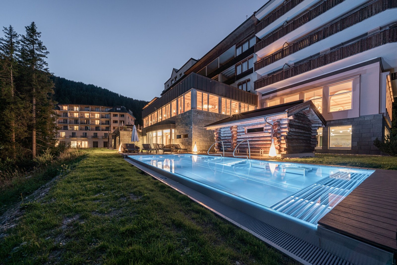 Waldhotel Arosa, the pool
