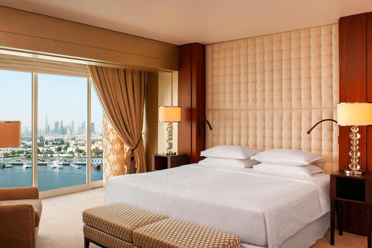 Sheraton Dubai Creek Hotel & Towers — vibe