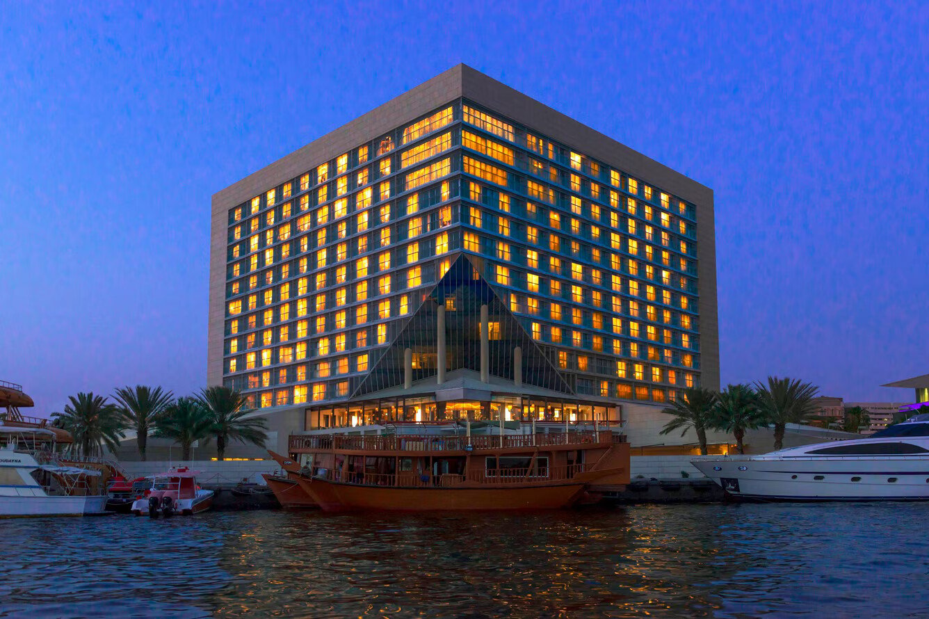 Sheraton Dubai Creek Hotel & Towers — vibe