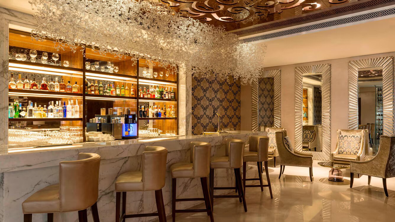 Sheraton Dubai Creek Hotel & Towers — eat & drink