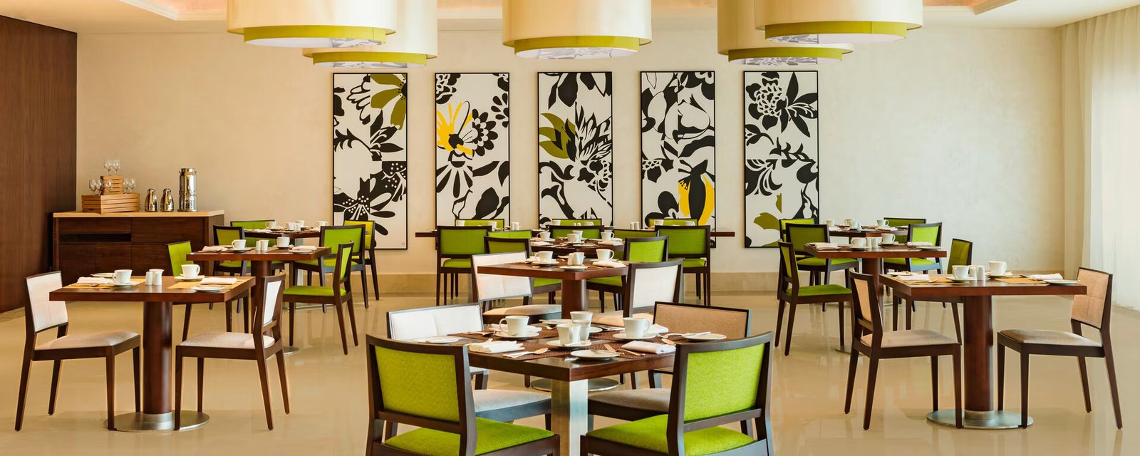 Sheraton Dubai Creek Hotel & Towers — eat & drink