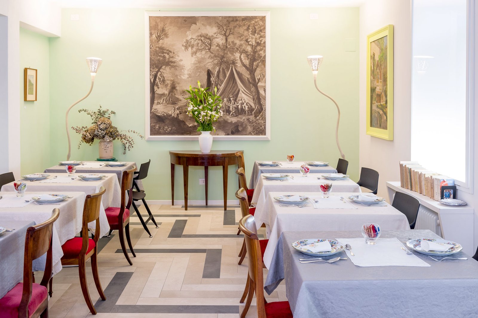 Casa Bertagni, at the table