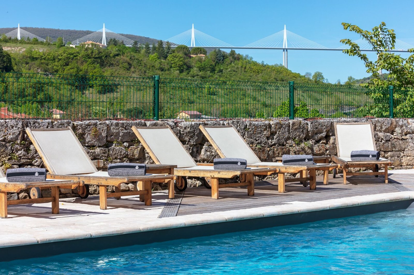 Château de Creissels, the pool