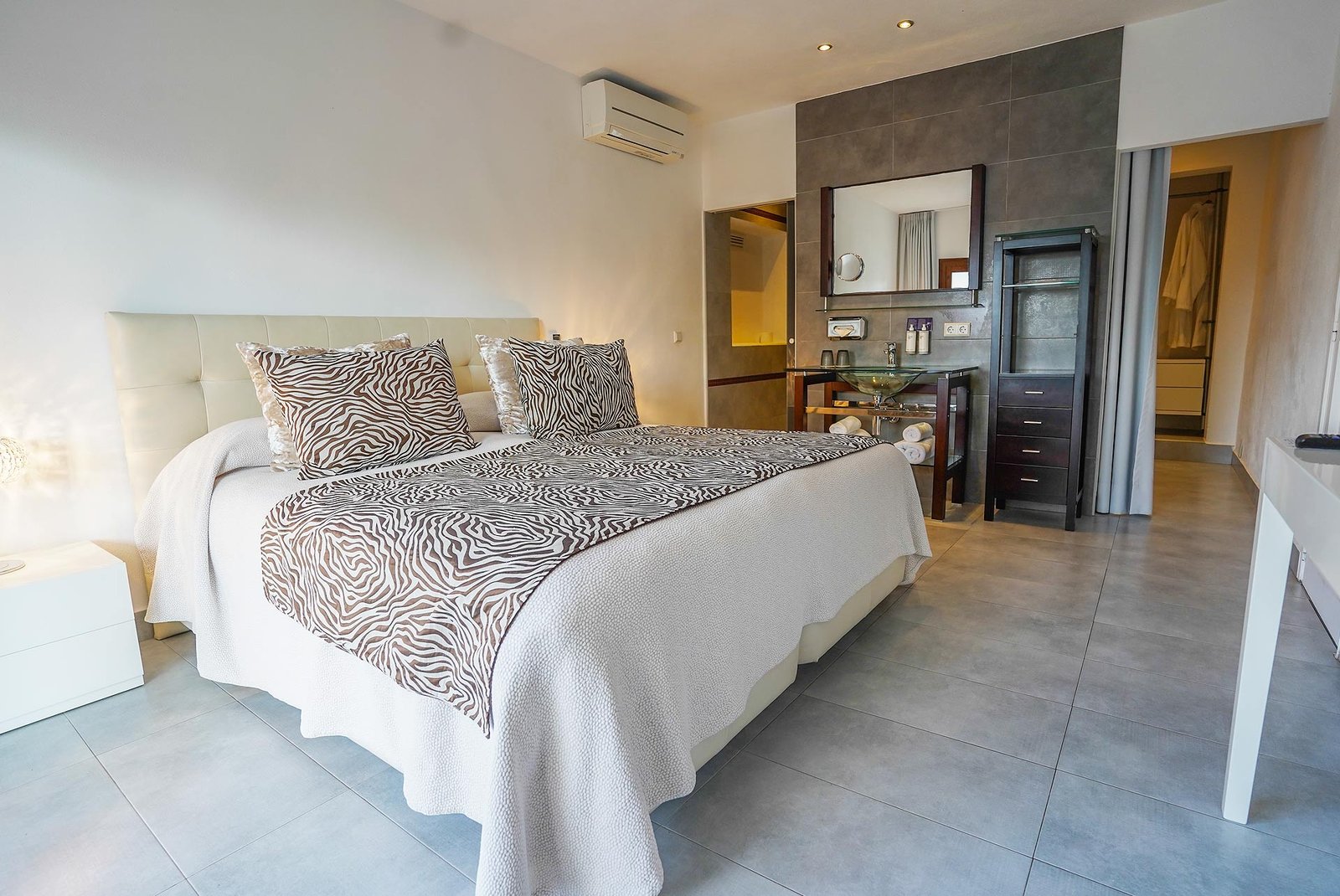 Casa Munich Ibiza, rooms