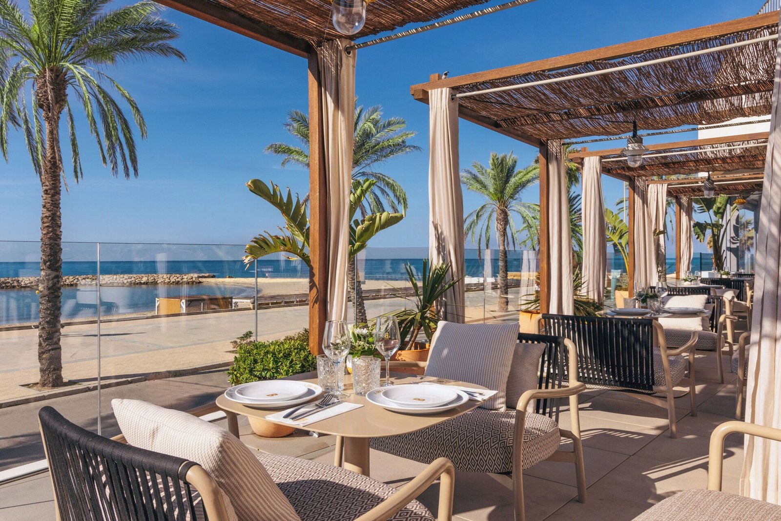 ME Sitges Terramar, at the table