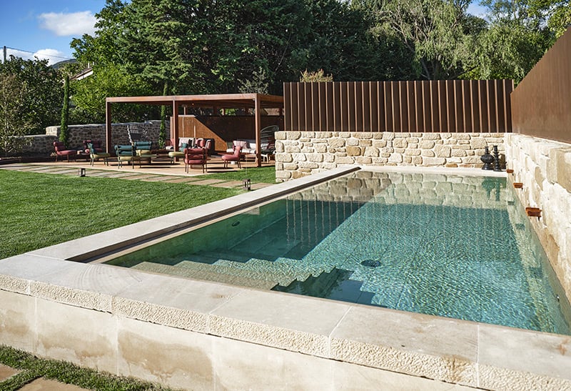 Palacio de Samaniego, the pool
