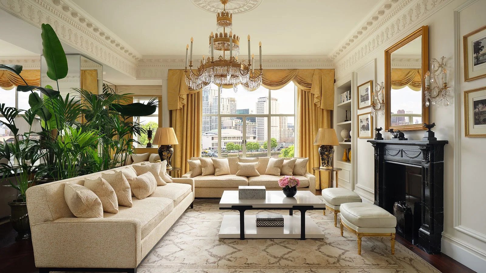 The Savoy — vibe