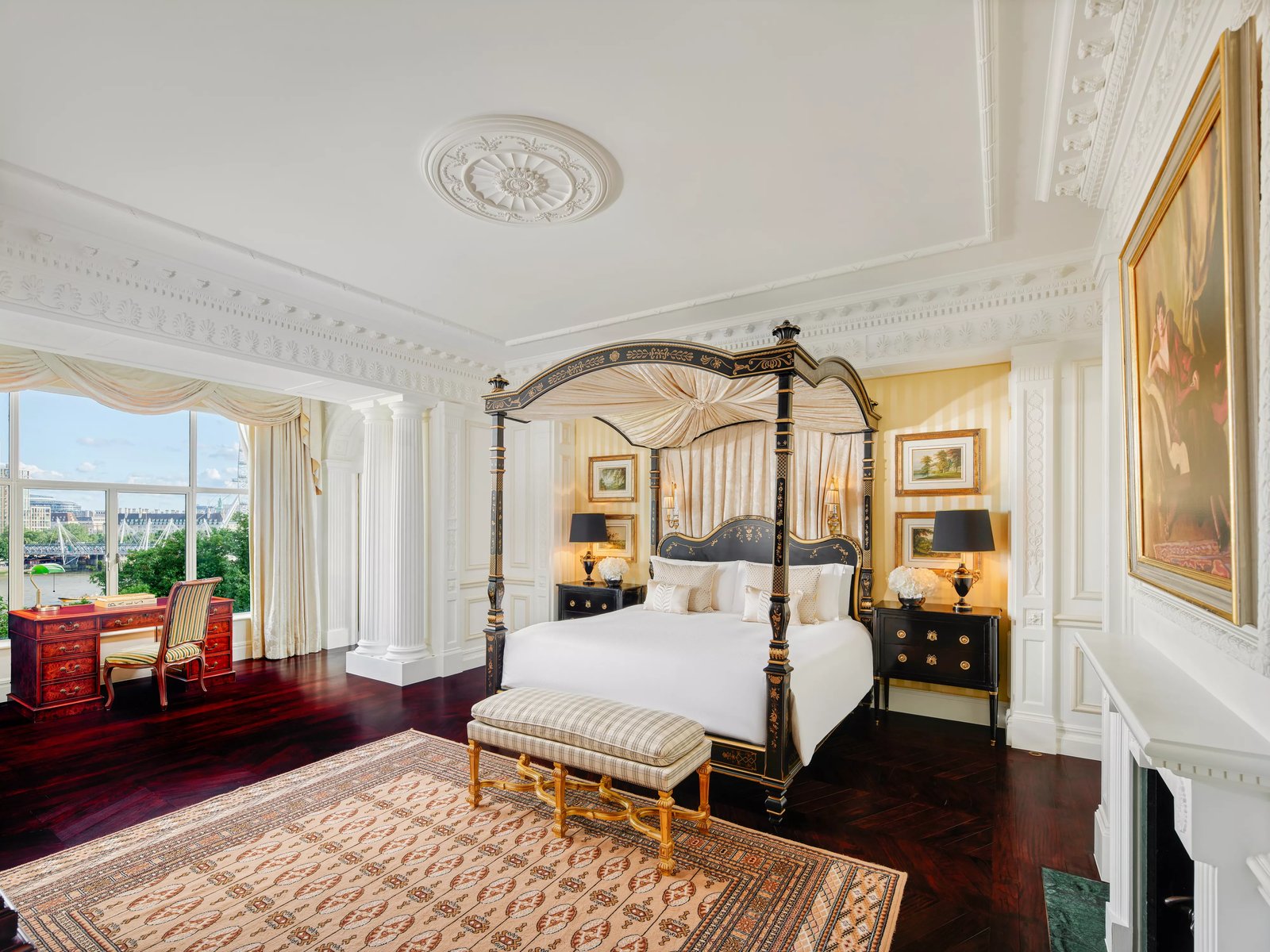 The Savoy, rooms