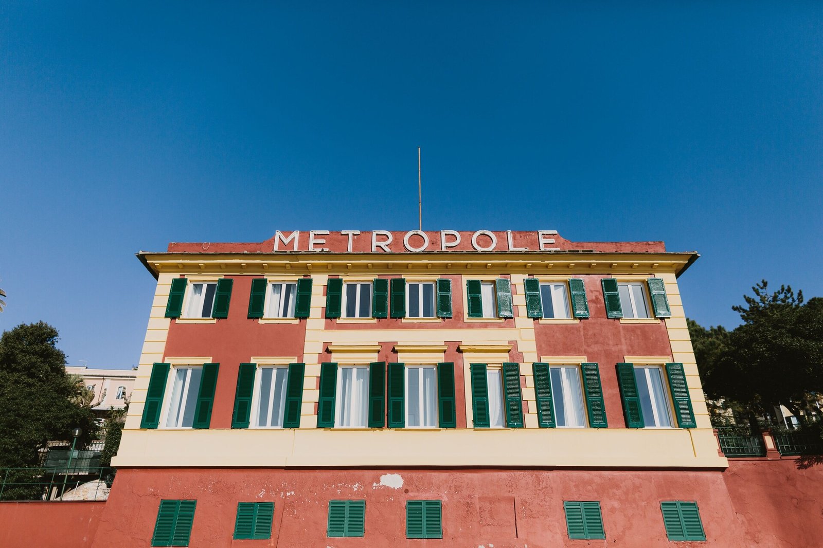 Hotel Metropole, how it began