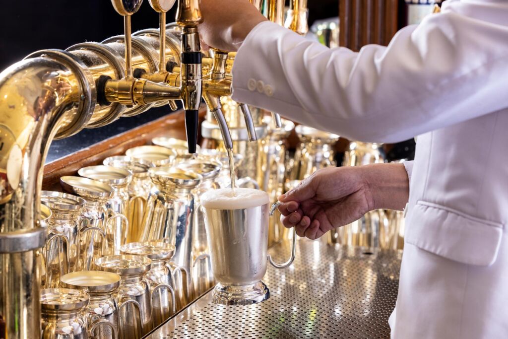 Mandarin Oriental Hong Kong — eat & drink