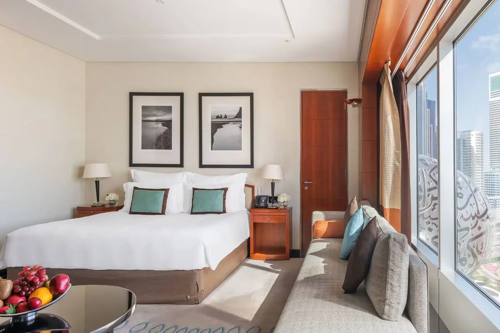 Jumeirah Emirates Towers — rooms
