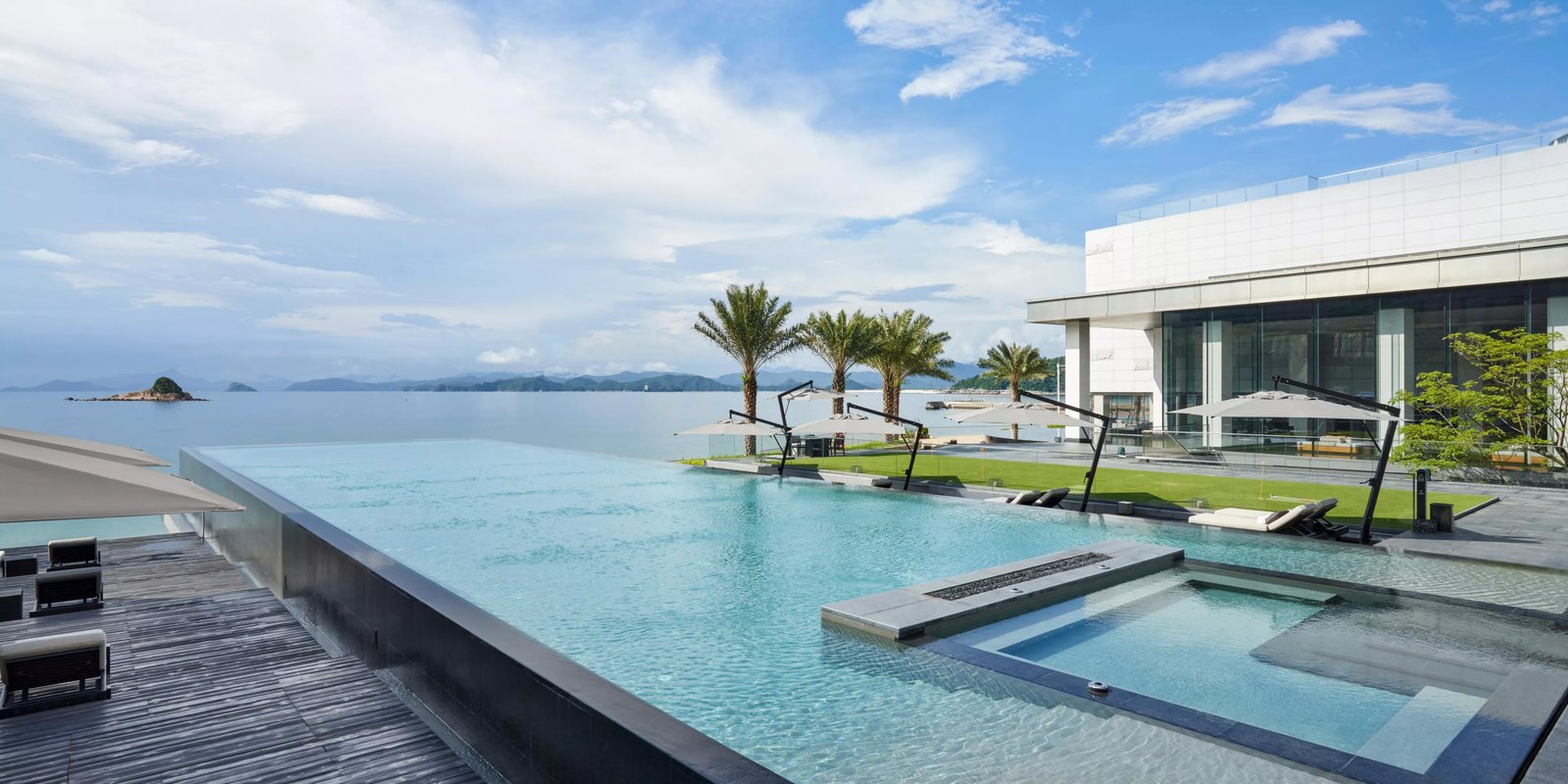 InterContinental Shenzhen Dameisha Resort, the pool