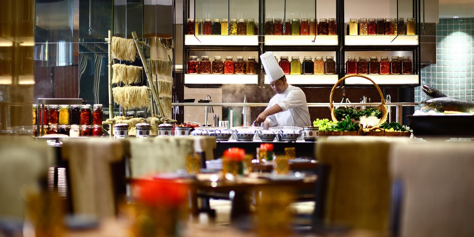 InterContinental Kunming, at the table