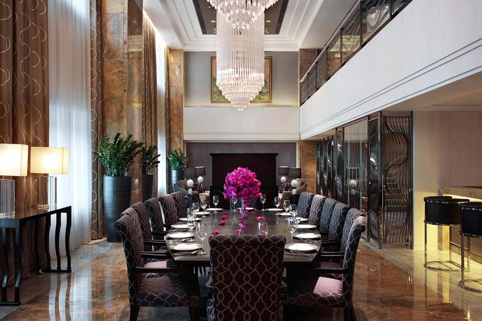 InterContinental Foshan, at the table