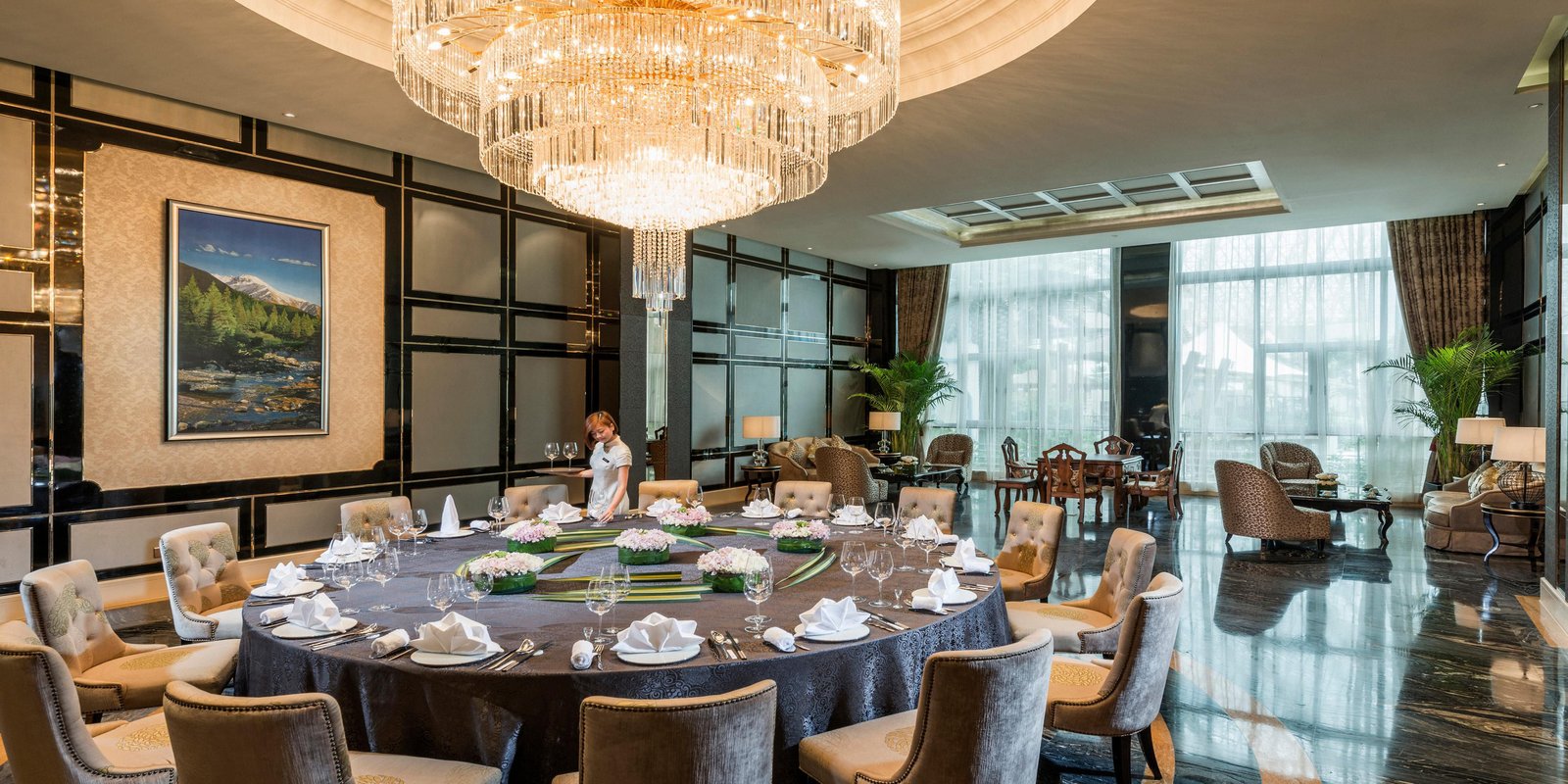 Intercontinental Chengdu Global Center, at the table