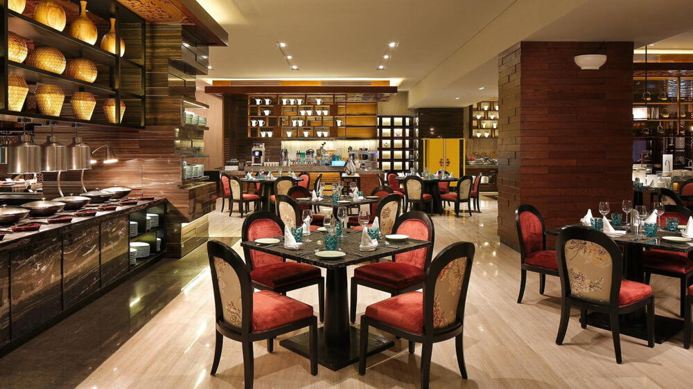 InterContinental Changsha, at the table