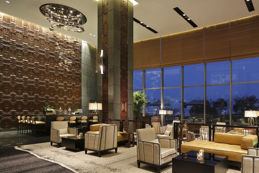InterContinental Changsha, at the table