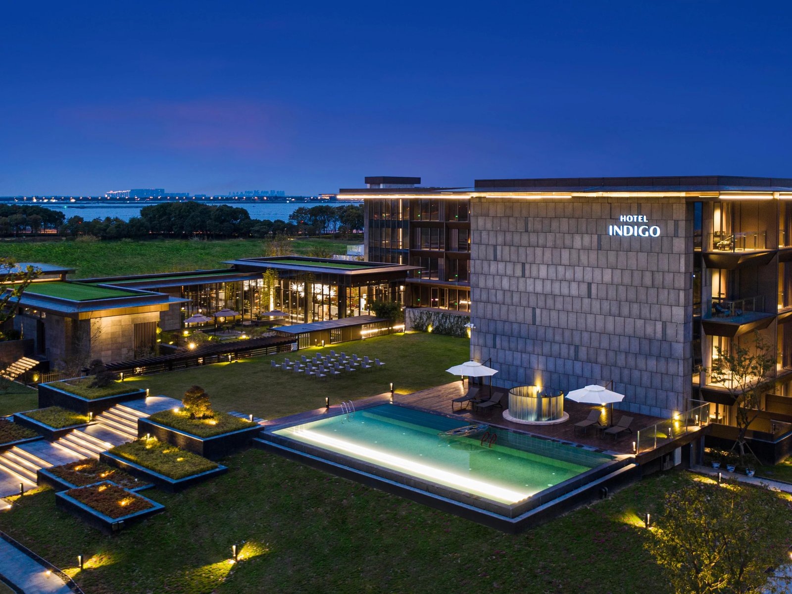 Indigo Suzhou Yangcheng Lake, An Ihg Hotel, the pool