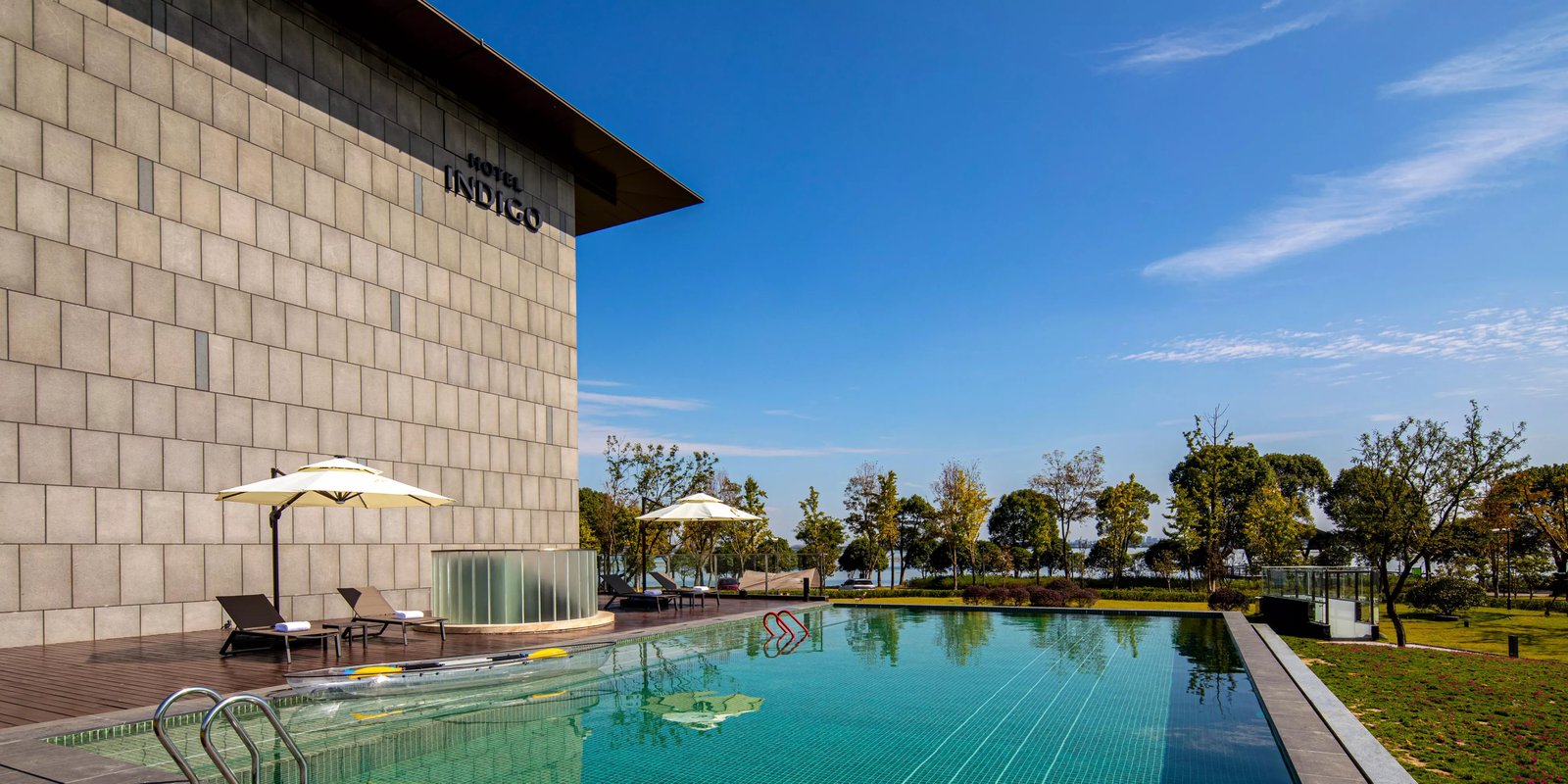 Indigo Suzhou Yangcheng Lake, An Ihg Hotel, the pool