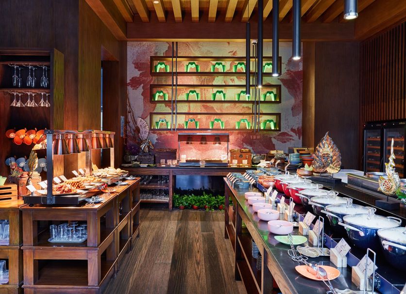 Hotel Indigo Lijiang Ancient Town, at the table