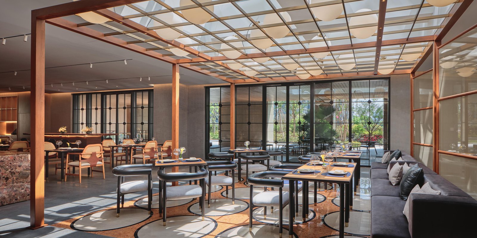 Indigo Hangzhou Uptown, an IHG Hotel, at the table
