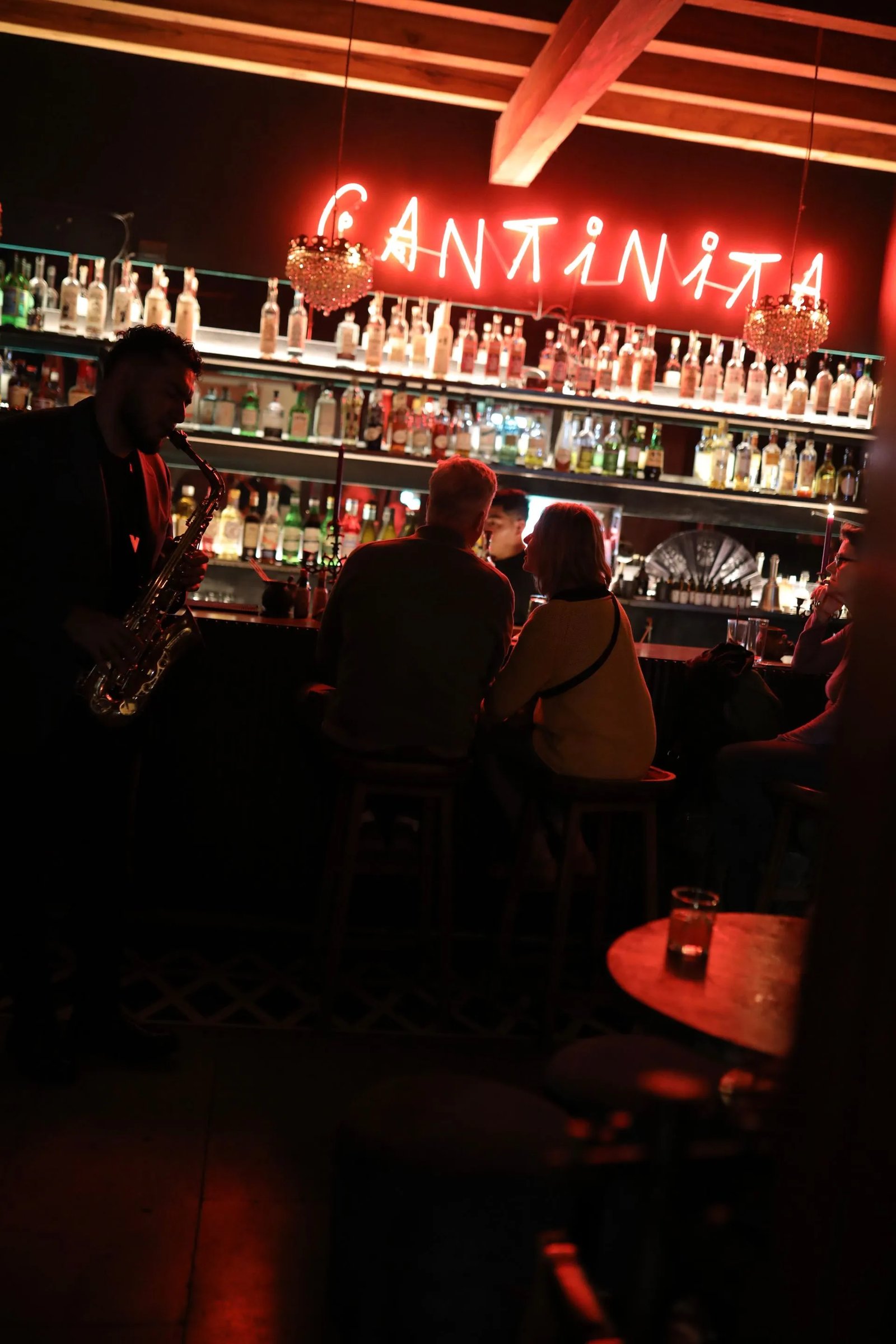 Hotel Sin Nombre, at the table