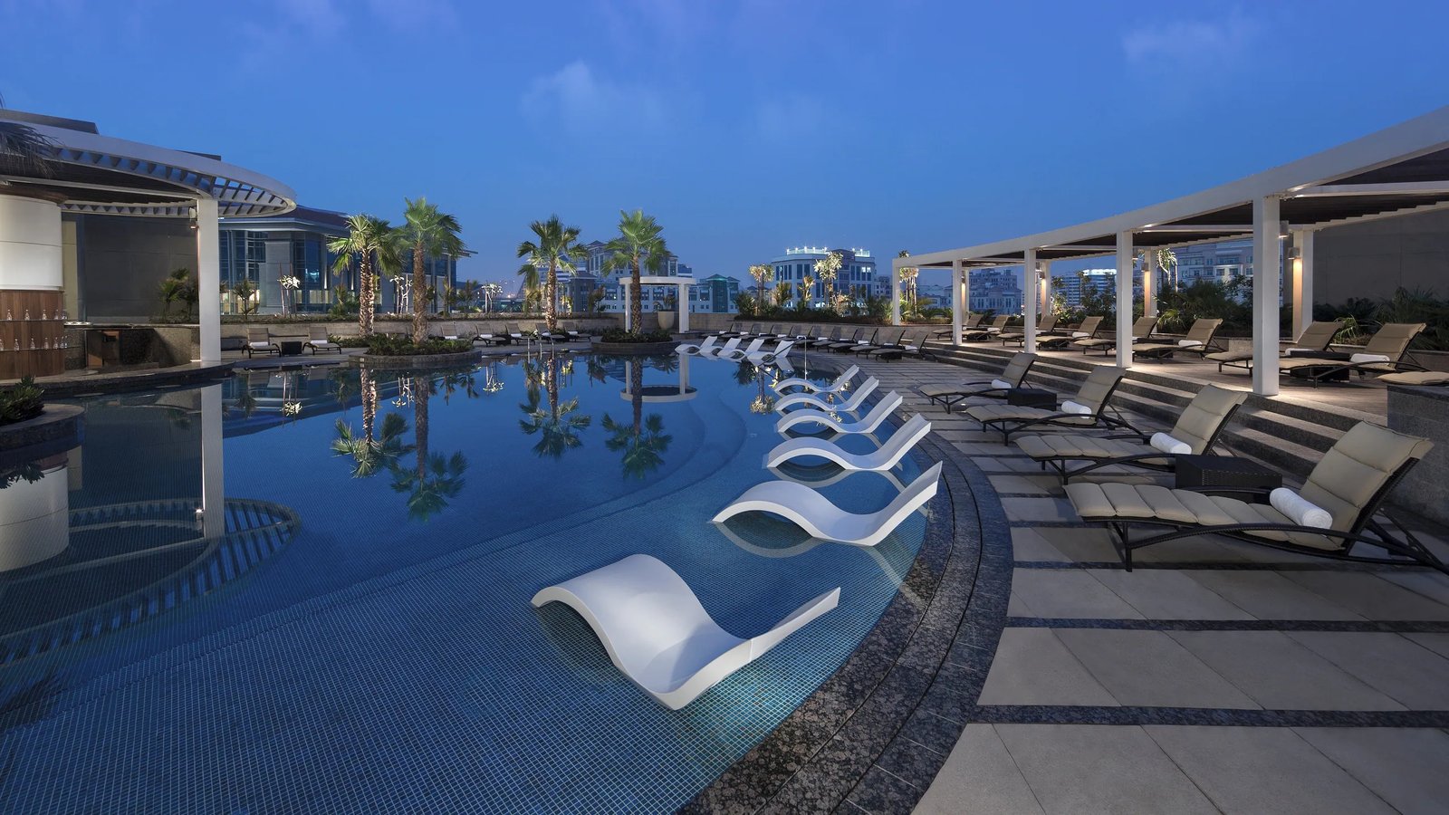 Hyatt Regency Dubai — vibe
