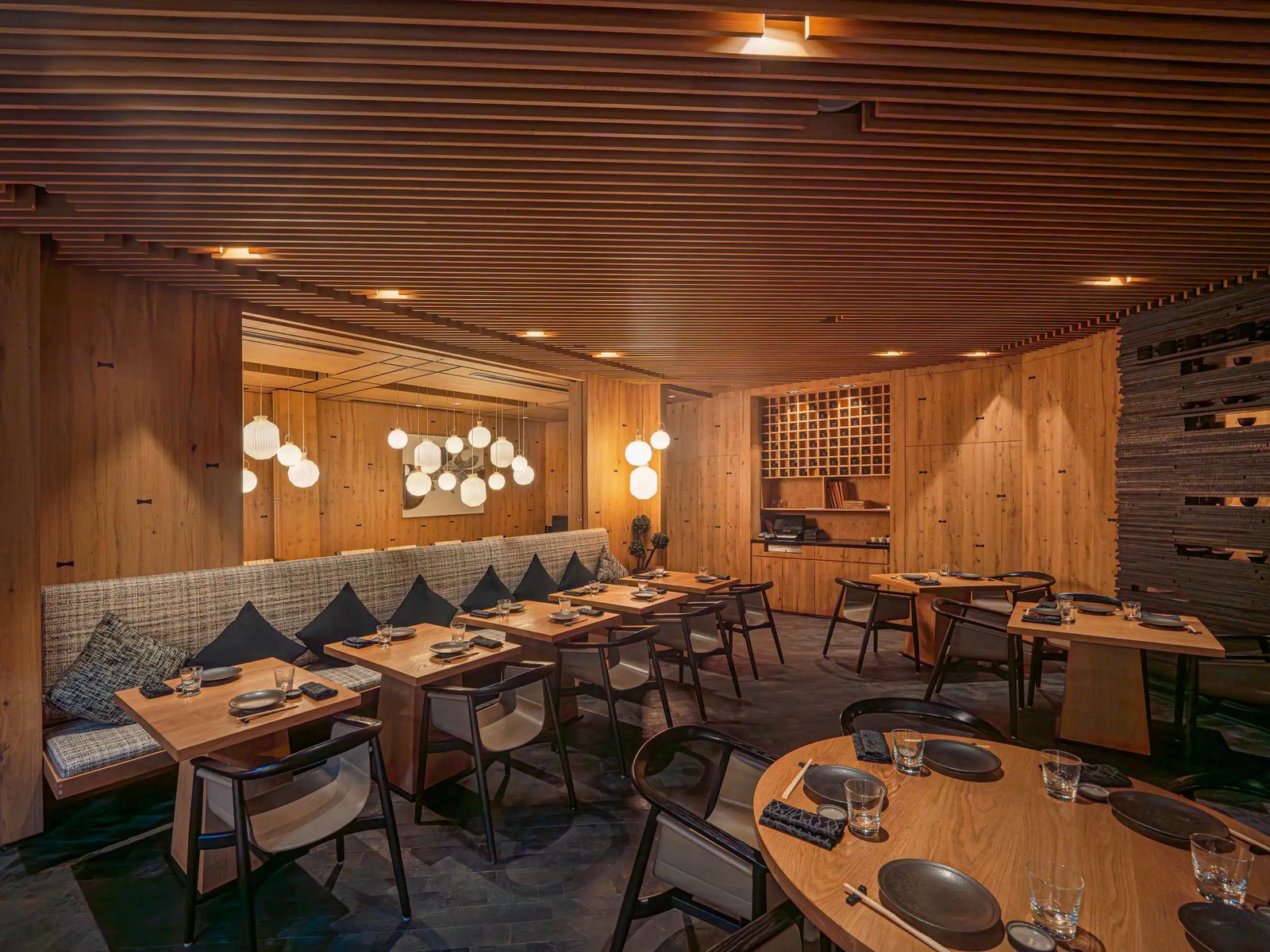 Hyatt Regency Dubai, at the table