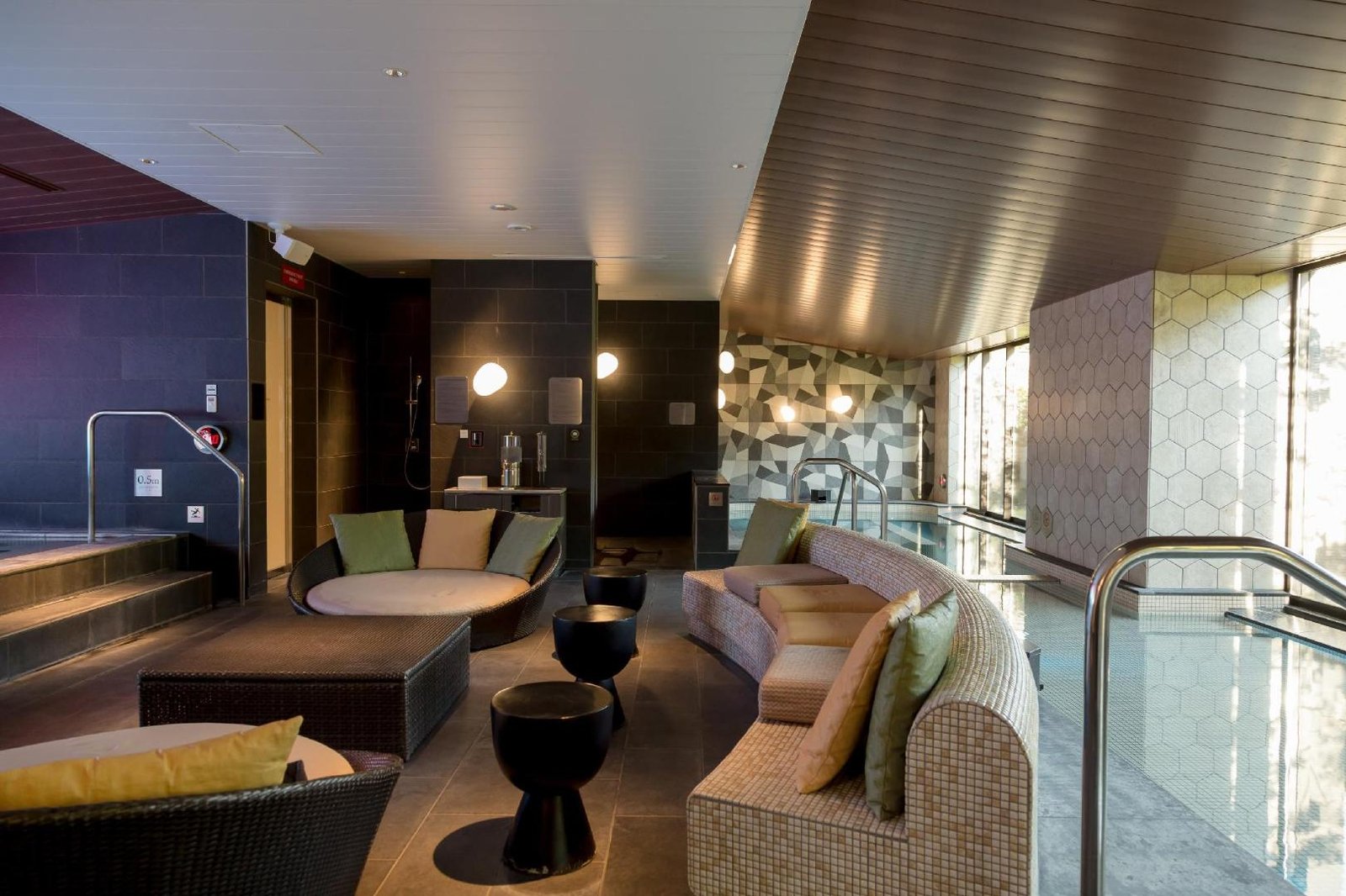 Hotel Indigo Hakone Gora, the pool