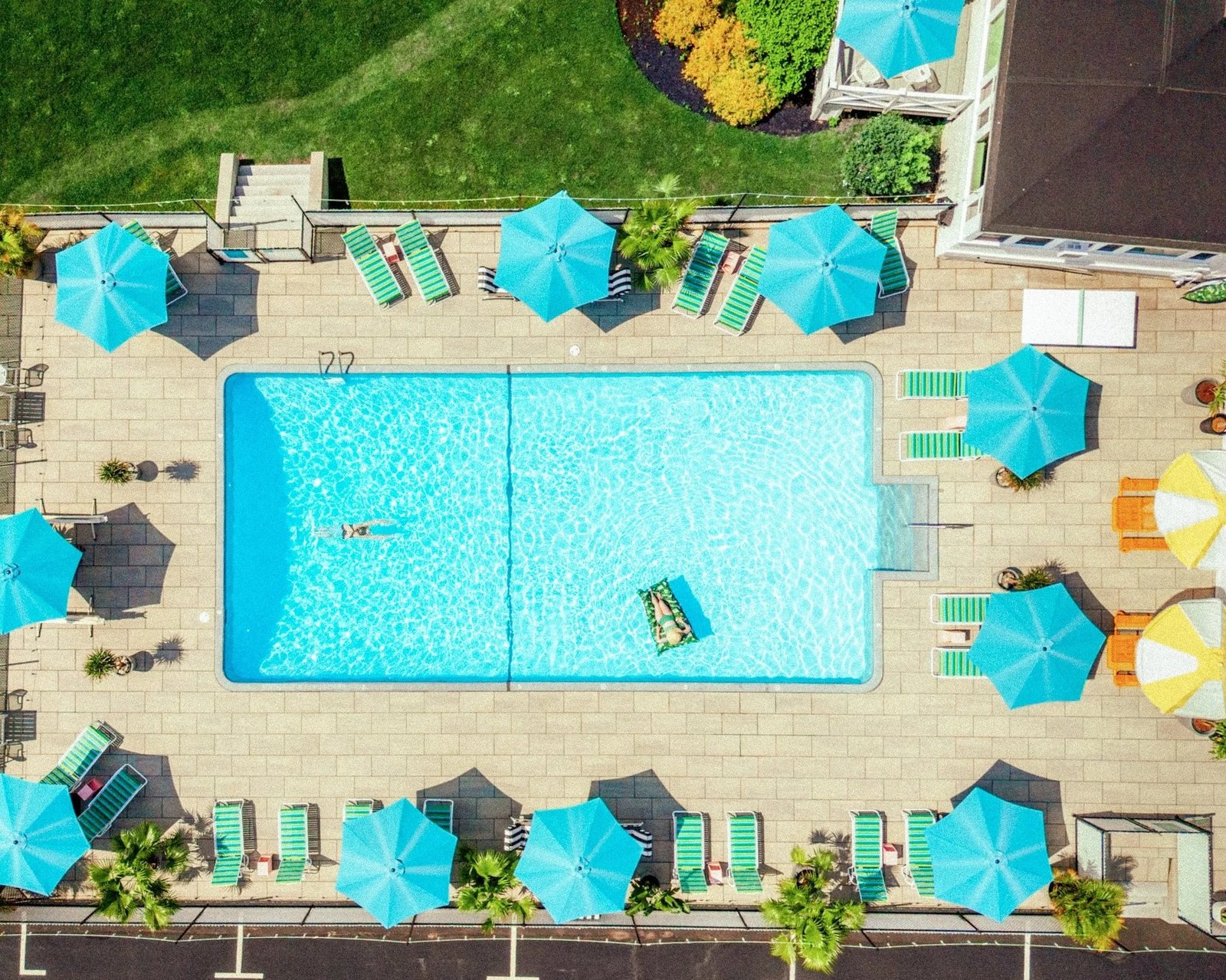 Rye Motor Inn, the pool