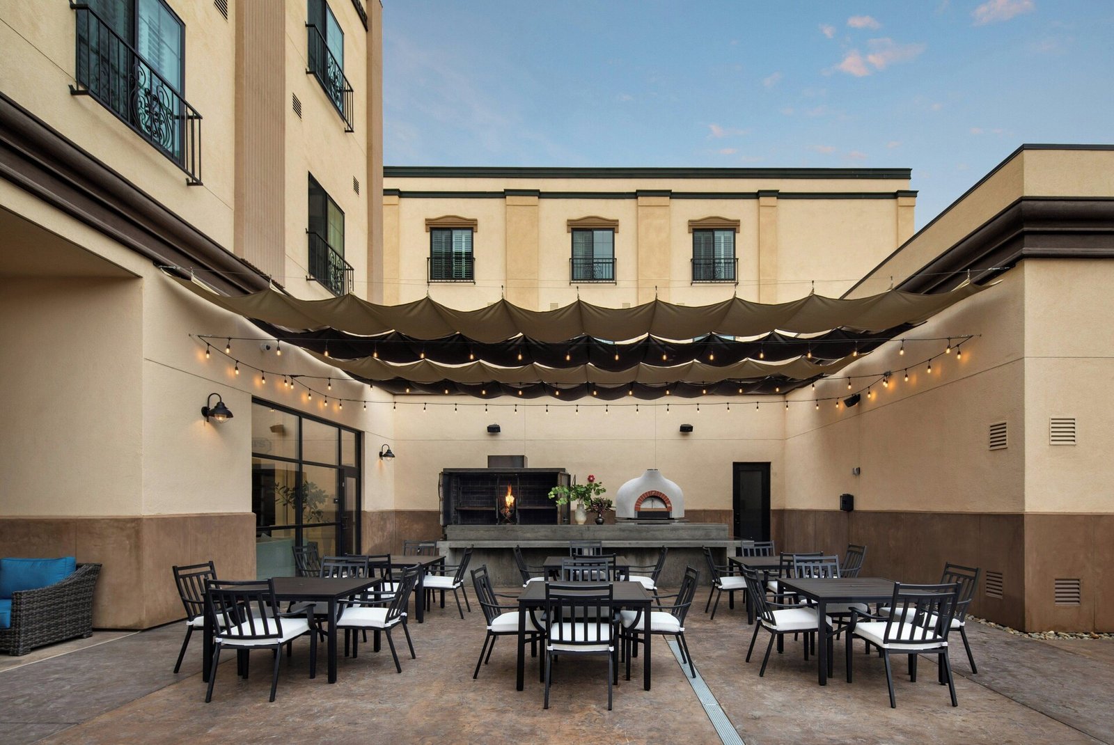 Hotel Winters, carboni's ristorante, bar, and market