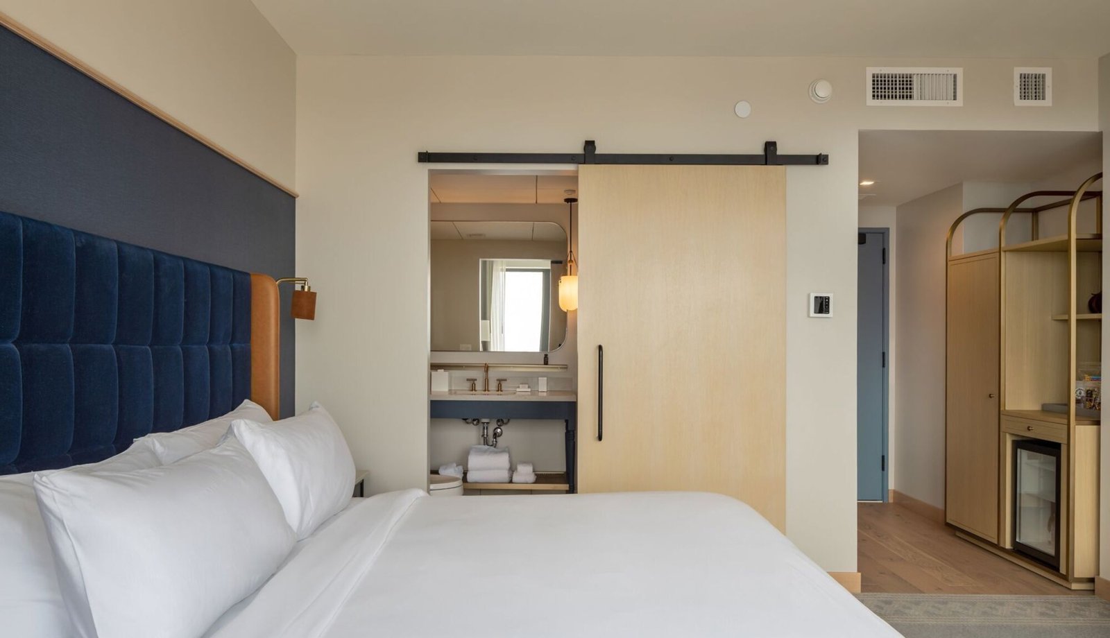 Jasper Hotel