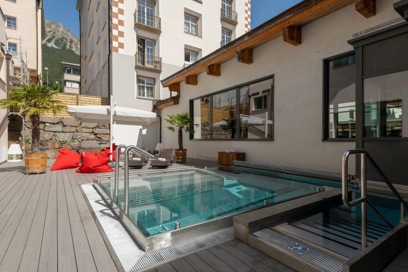 Hotel Schweizerhof Lenzerheide, the pool
