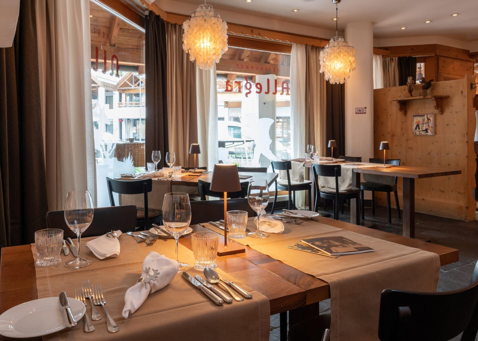 Hotel Schweizerhof Lenzerheide, at the table