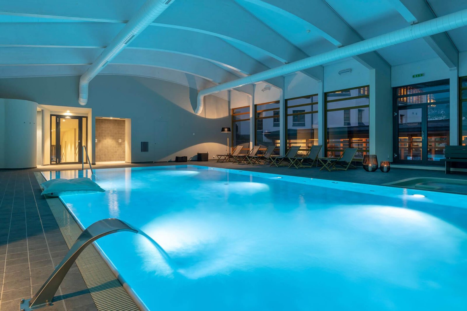 Hotel Schweizerhof Lenzerheide, the pool