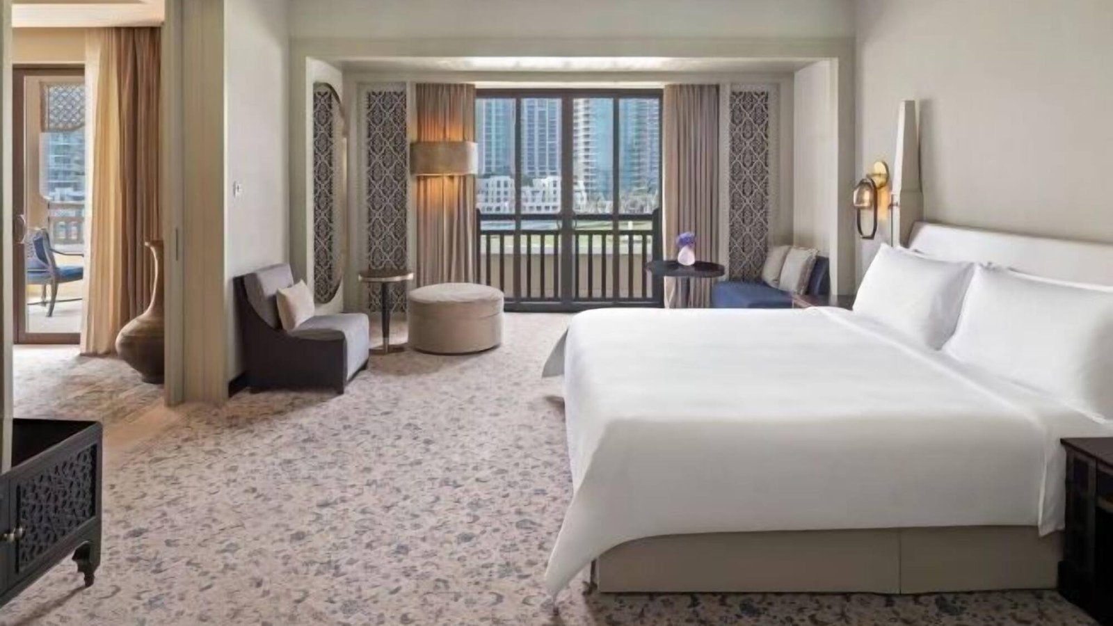 Palace Downtown — rooms