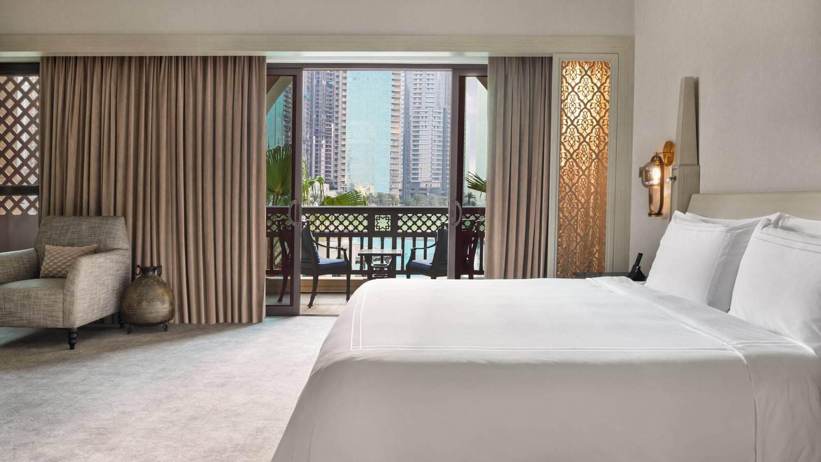 Palace Downtown — rooms