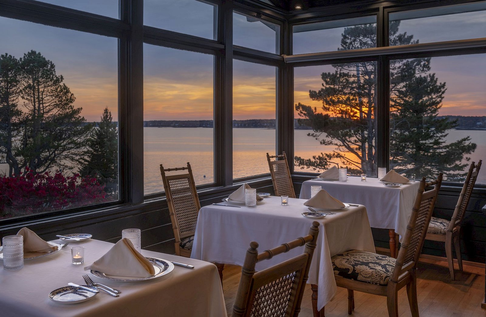 Spruce Point Inn Resort & Spa, at the table