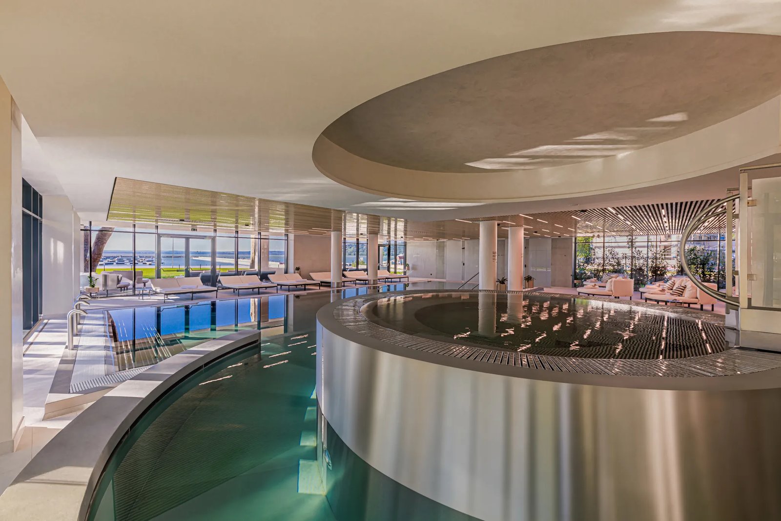LUA Resort, the pool