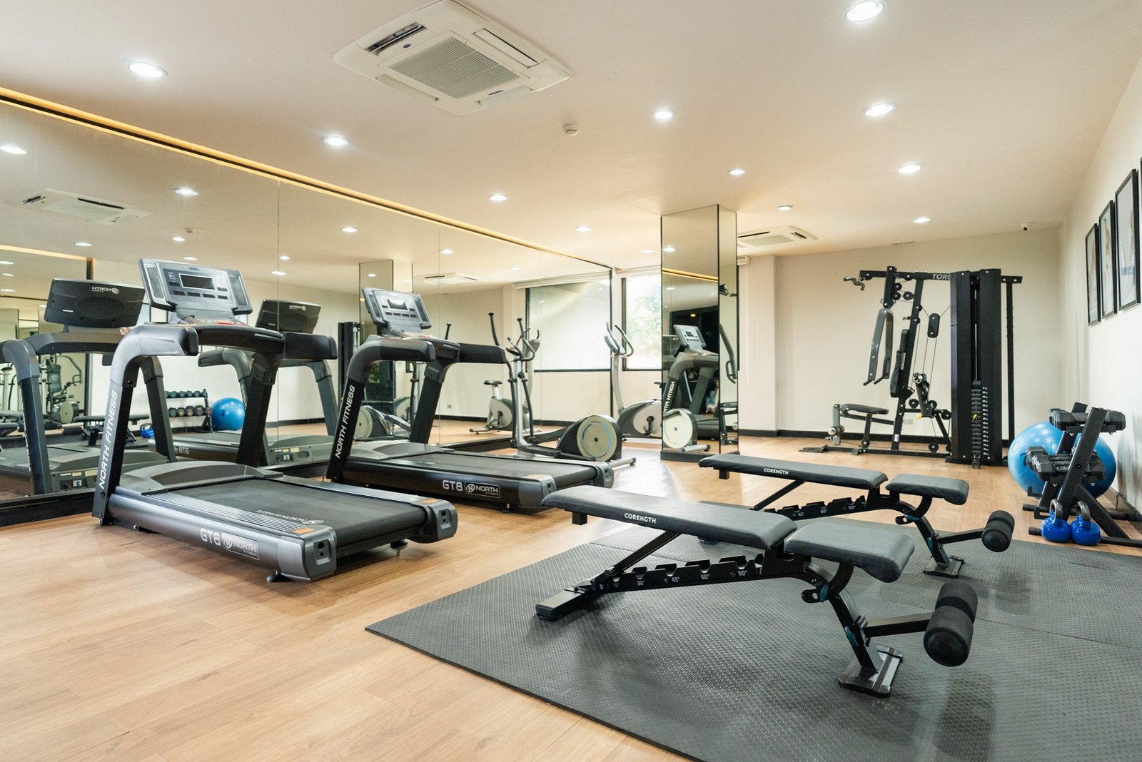 Hotel IKON Phuket, gym and spa