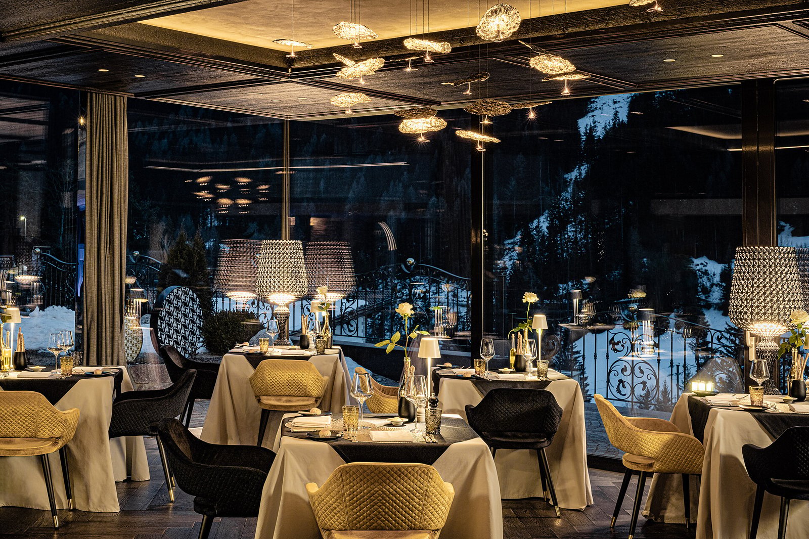 Alpin Garden Luxury Maison & Spa, at the table