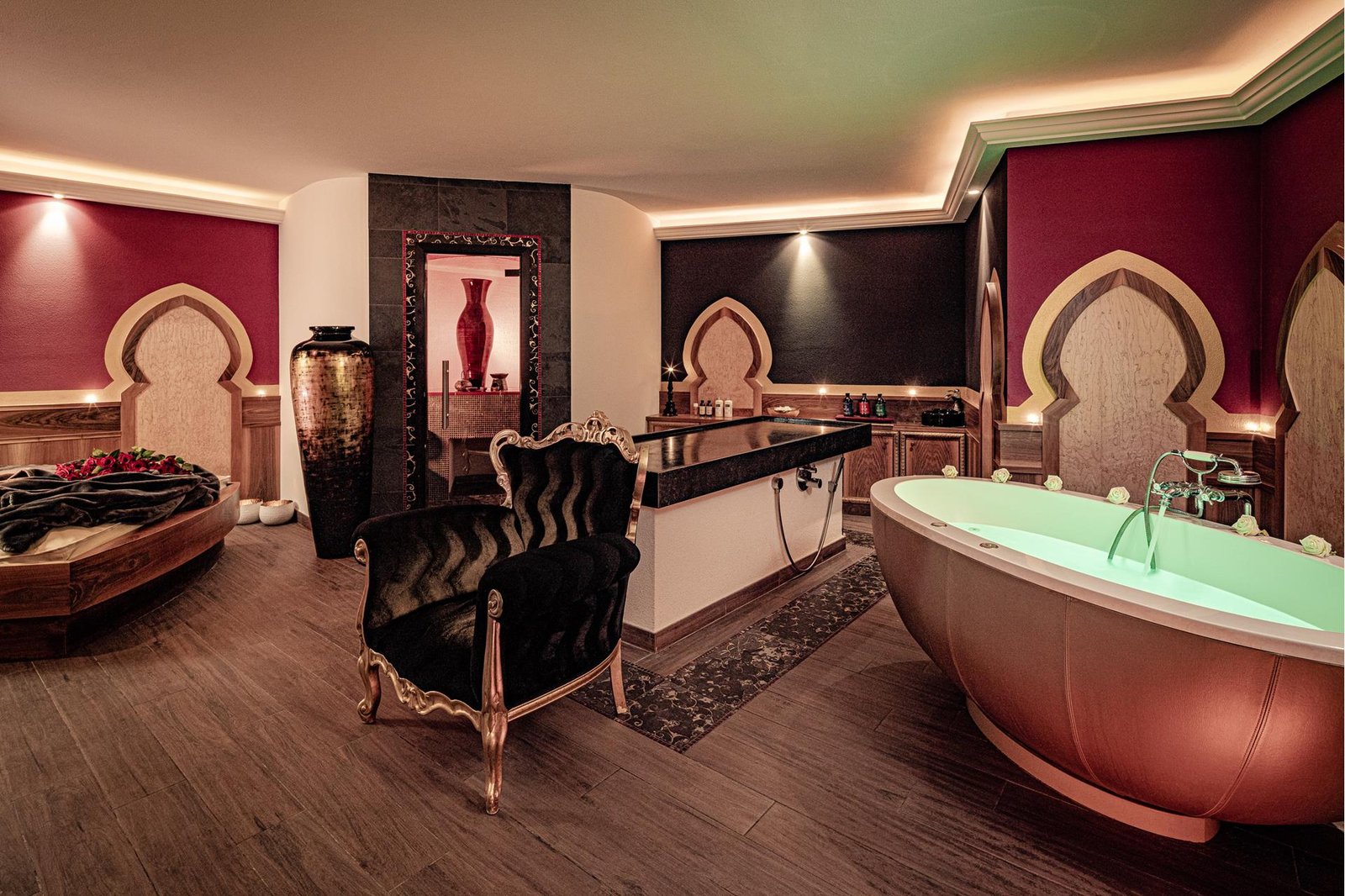 Alpin Garden Luxury Maison & Spa, the pool