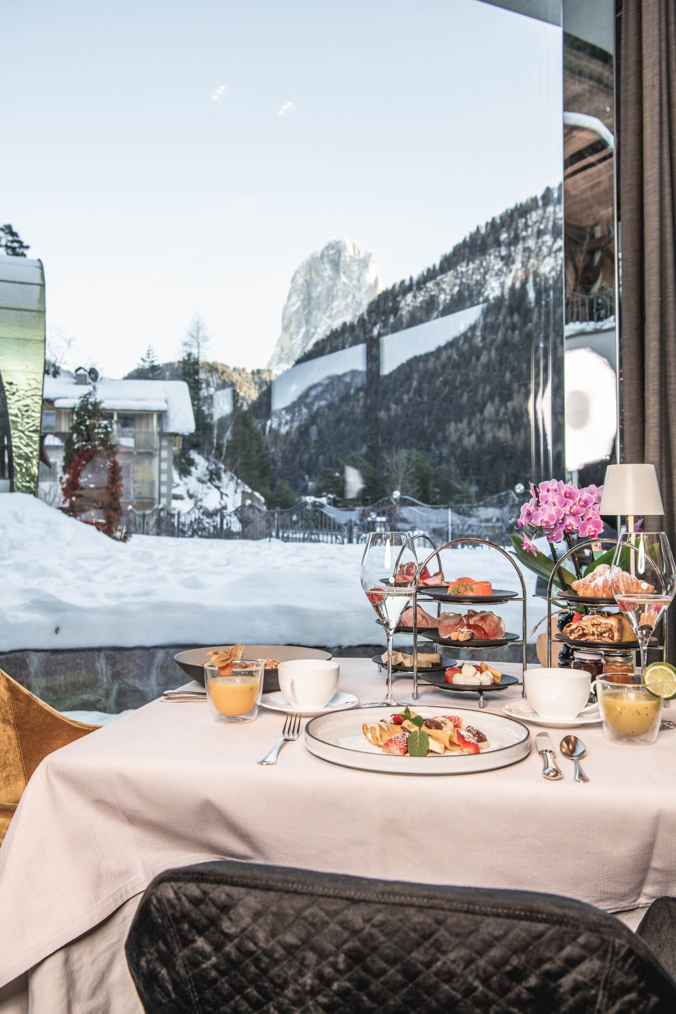 Alpin Garden Luxury Maison & Spa, at the table