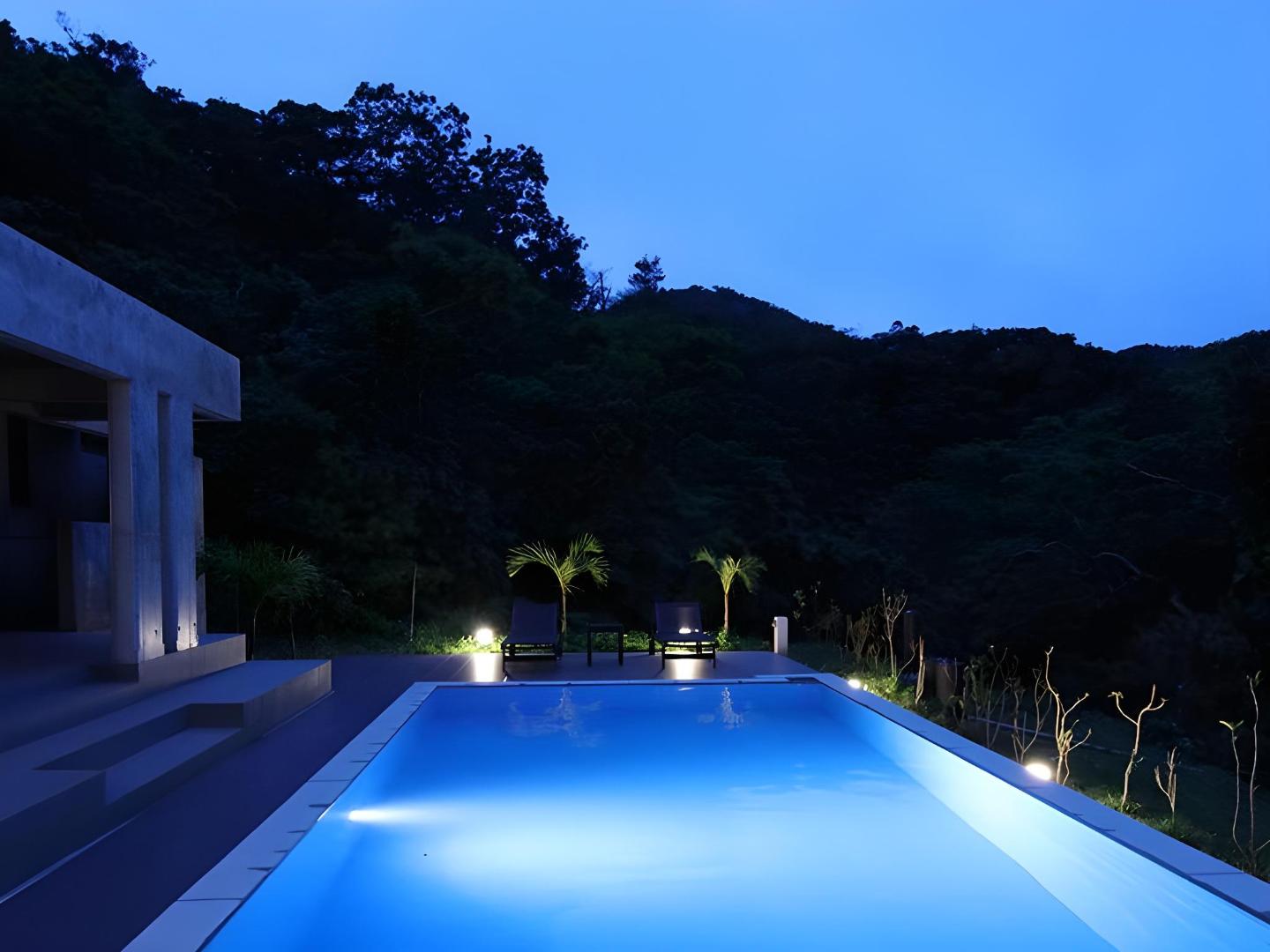 MAGACHABARU OKINAWA, the pool