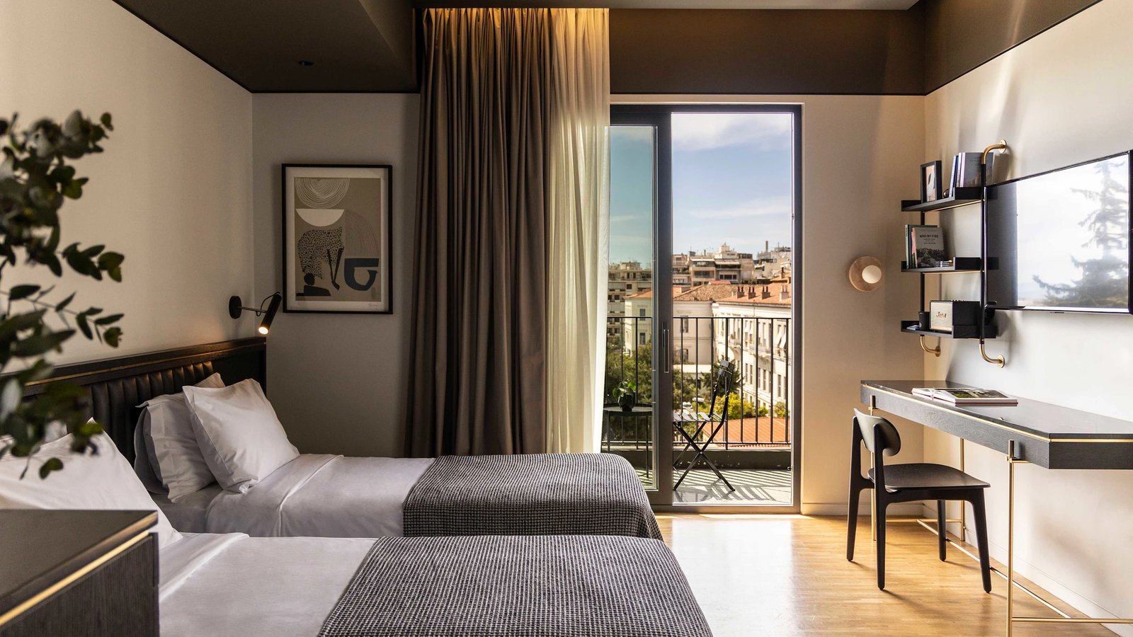The Modernist Athens, rooms