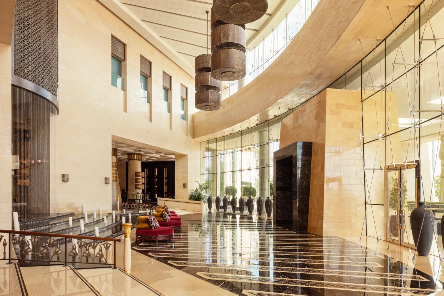 Raffles Dubai — vibe