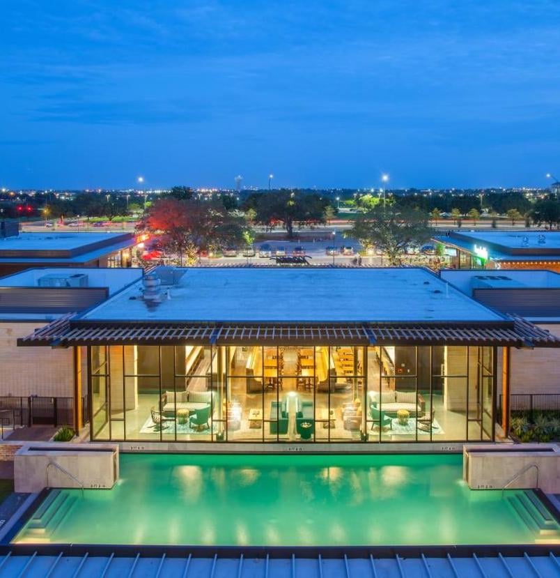 The George, the pool