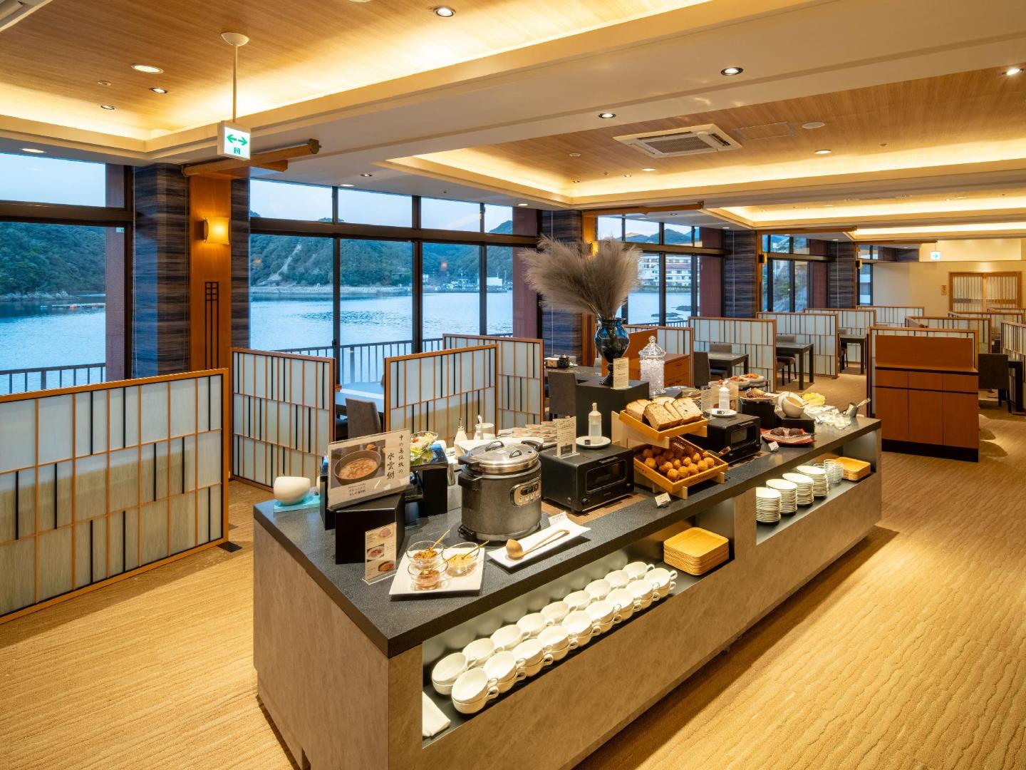 Kumano-bettei NAKANOSHIMA, at the table